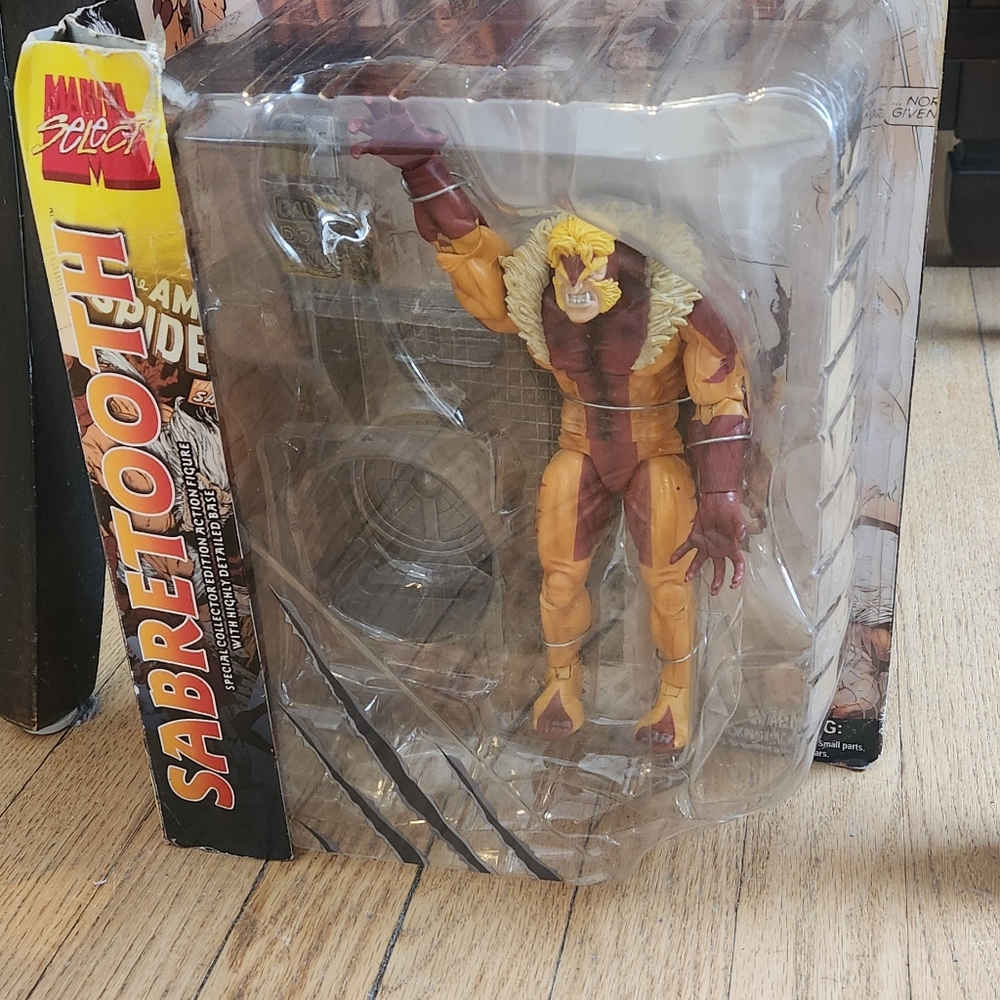 Marvel Select Sabretooth - Picture 2 of 2